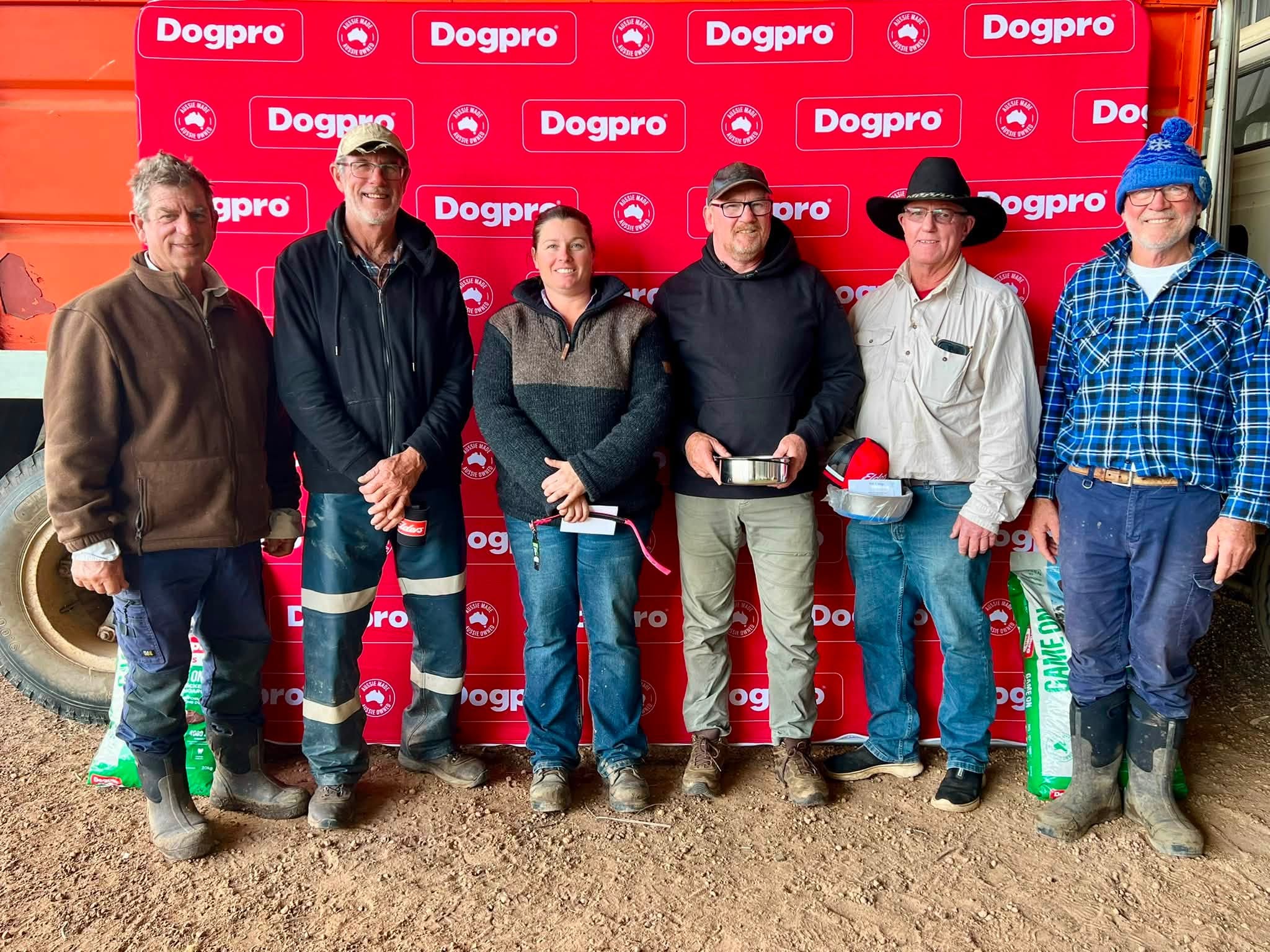 Novice Utility - Grant Cooke (Grassvalley Palmer 5th), Gordon Curtis (Binnaburra Chloe4th), Shelby Harries (Riche Dig 3rd), Simon Leaning ( Marionvale Pete 2nd), Neil Kristiansen (Badgingarra Indigo 1st) presented by Rod Forsyth.