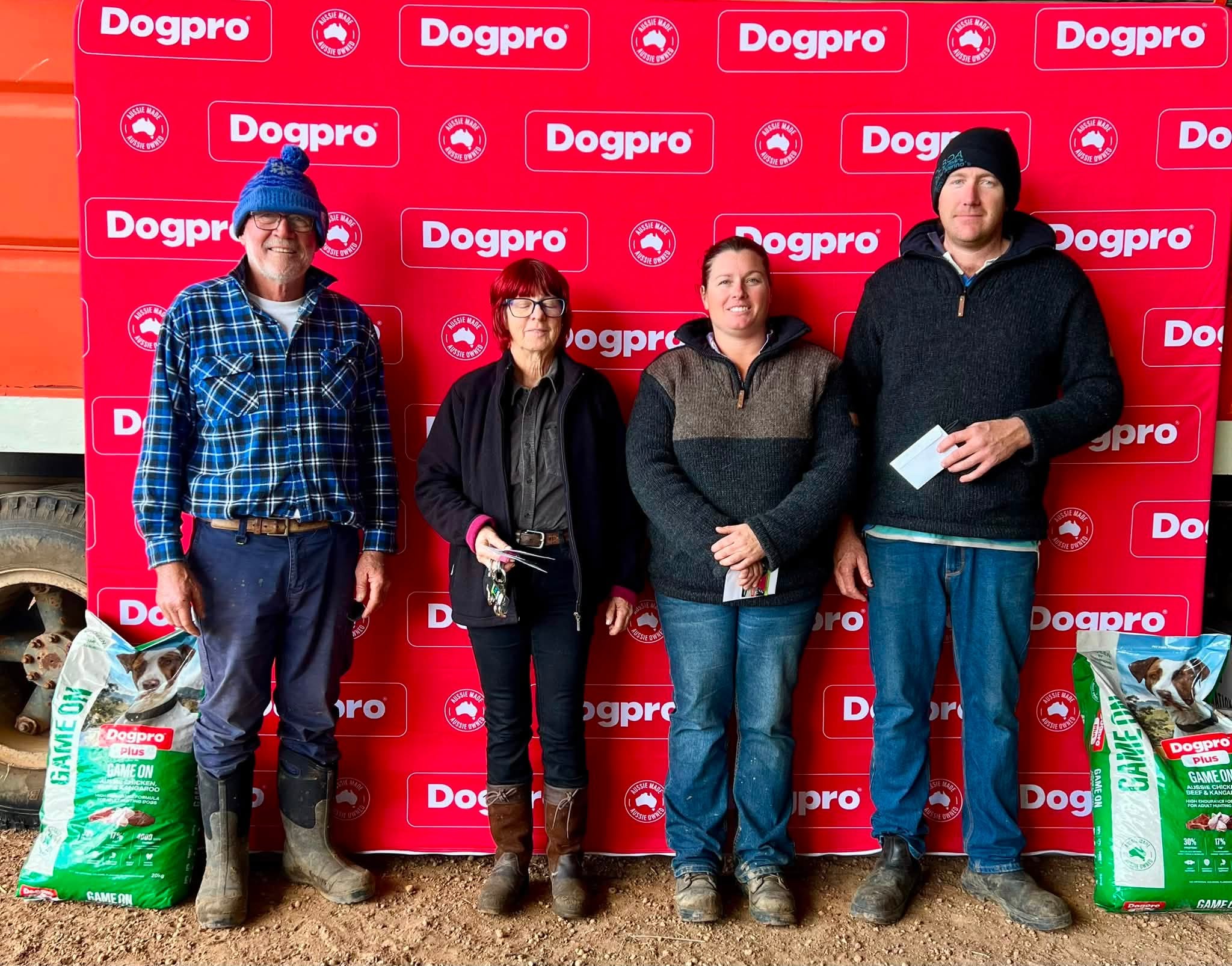 Novice Yard - Nan Lloyd (Kumbark Lexi 1st & Ramulam Taj =2nd), Shelby Harries (Riche Dig =2nd), Hayden Harries (Marionvale Penny =2nd & Bellview Freida 5th) presented by Rod Forsyth.