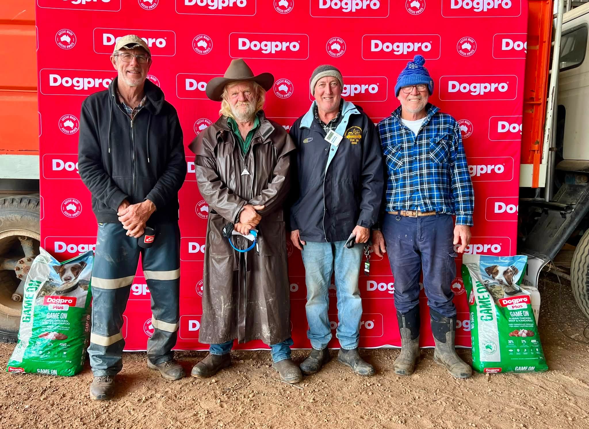 Open Yard - Gordon Curtis (Binnaburra Marvin5th), Allan Dunn (Dunns Chopper 1st, Barkervale Mate 2nd & Gogetta Thor 4th), Ken Ahterton (Ramulam Charlie 3rd) presented by Rod Forsyth.