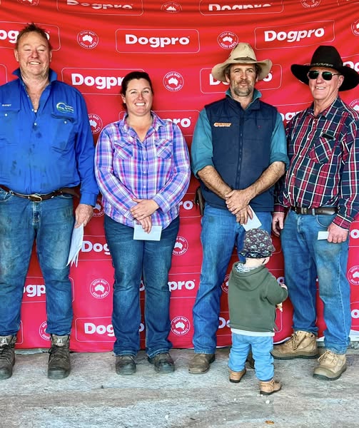 Novice Yard - Neil Eastough Club President, Shelby Harries (Riche Dig 2nd), Peter Roberts ( Jindi Macca 3rd), Neil Kristiansen (Badgingarra Wilson 1st & Badgingarra Oscar 5th) & Hayden Harries (Karridaowns Freida 4th).