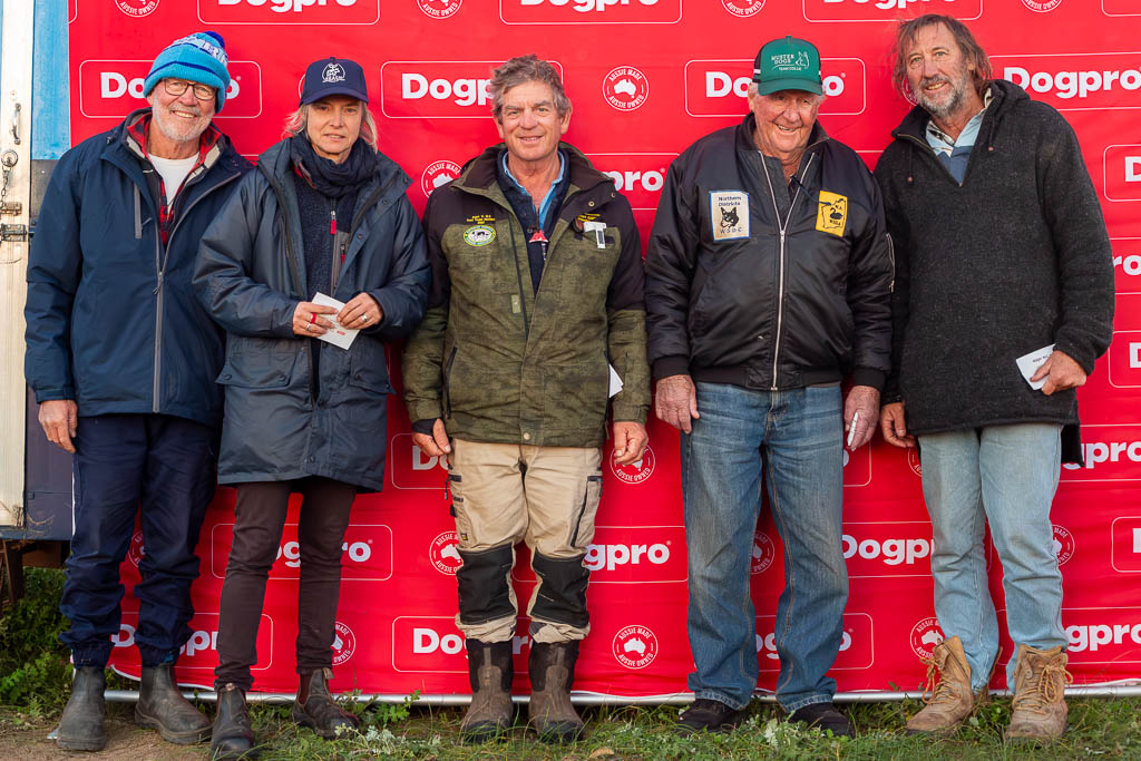 Novice - Presented by President Rod Forsyth Cree Monaghan (Marionvale Jem 4th), Grant Cooke (Grassvalley Aggie 3rd), Frank Sutherland (Ascot Roam 2nd), Wayne Hall (Floroy Cody 1st).