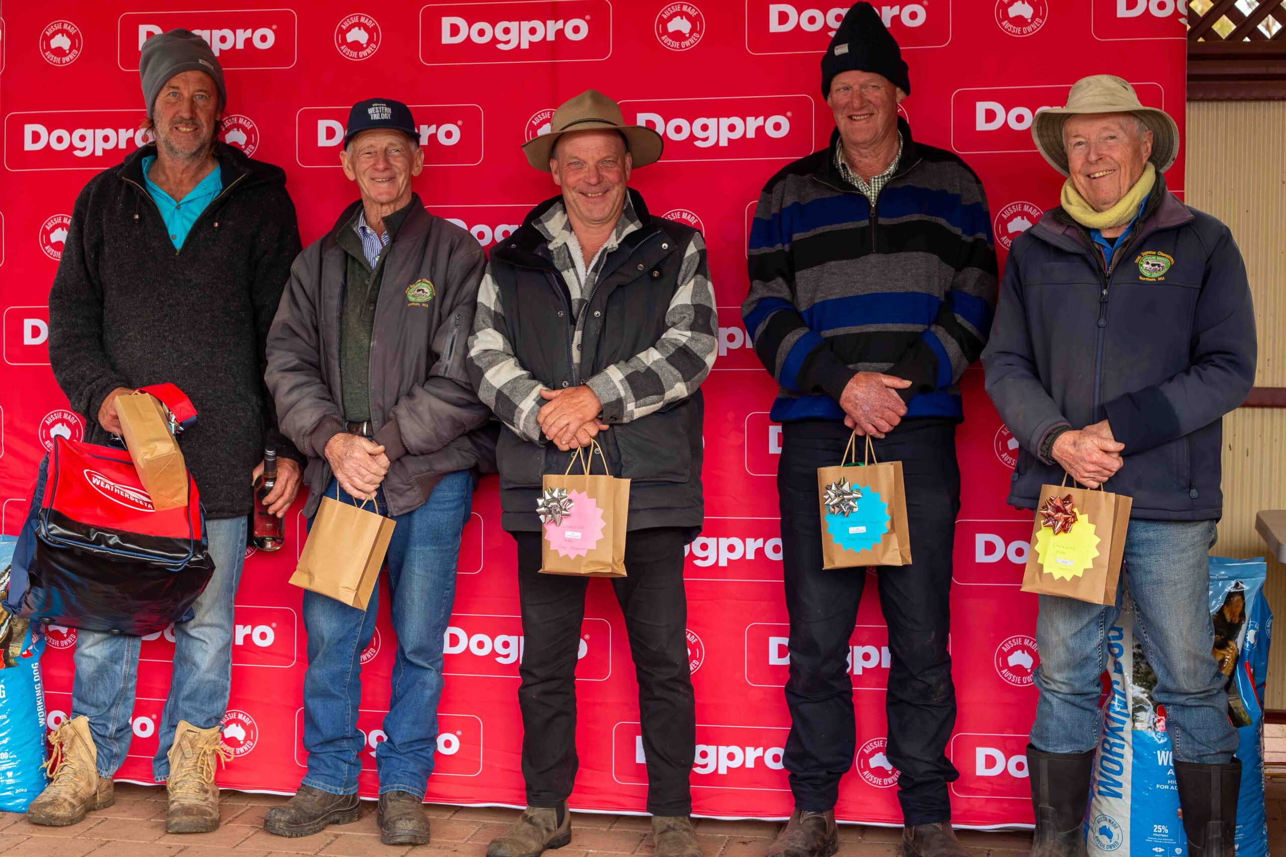Novice Finalists - Wayne Hall (Avalon Alley 1st), Peter Gorman (Maxlodge Monty 2nd), Per Einarrson (Bellview Sadie 3rd), Tim Foster (Linthorpe Billy 4th), Gibb MacDonald (Elle 5th).